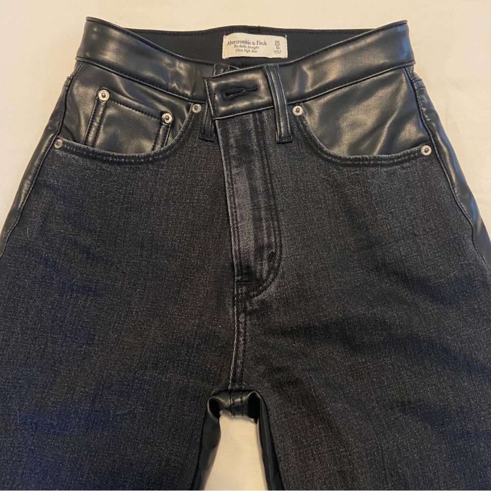 Abercrombie Mixed Fabric Ultra High Rise 90s Straight Jean, sie 25s/Os